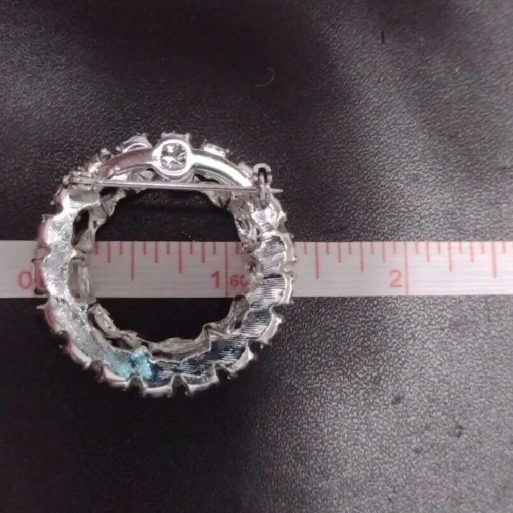 Vintage round rhinestone brooch